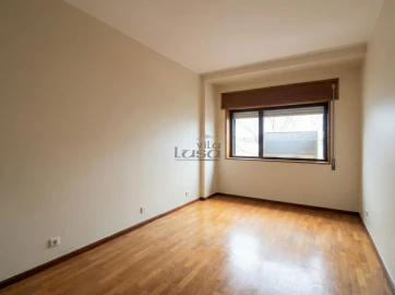 Apartamento T3 para Arrendamento em Aldoar, Foz do Douro e Nevogilde
