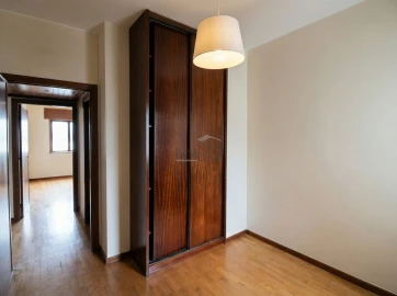 Apartamento T3 para Arrendamento em Aldoar, Foz do Douro e Nevogilde