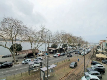 Apartamento T3 para Arrendamento em Aldoar, Foz do Douro e Nevogilde