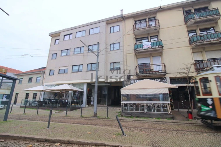 Apartamento T3 para Arrendamento em Aldoar, Foz do Douro e Nevogilde Foto 2