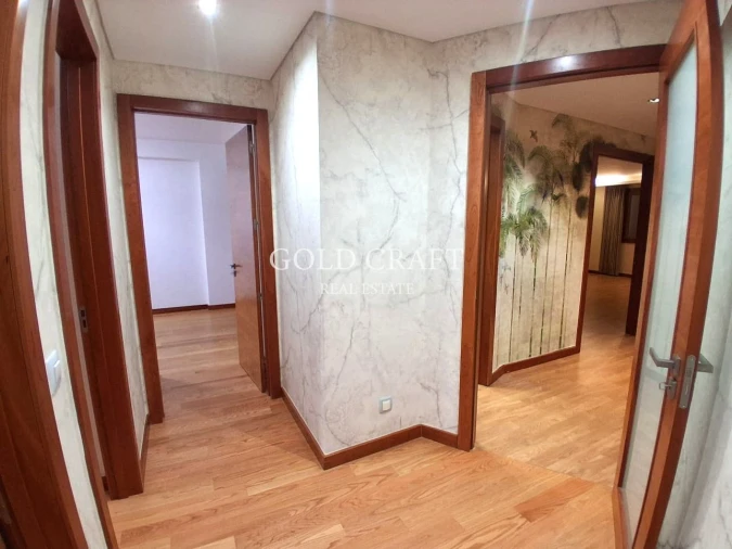 Apartamento T3 para Venda em Alfragide Foto 13