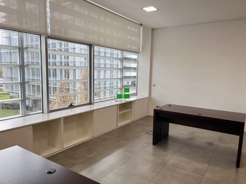 Loja para Arrendamento em Ramalde Foto 3