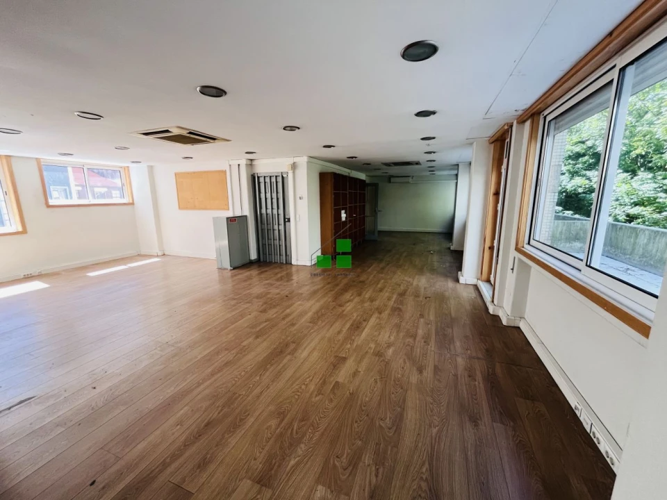 Loja para Arrendamento em Cedofeita, Santo Ildefonso, Sé, Miragaia, São Nicolau e Vitória Foto 13