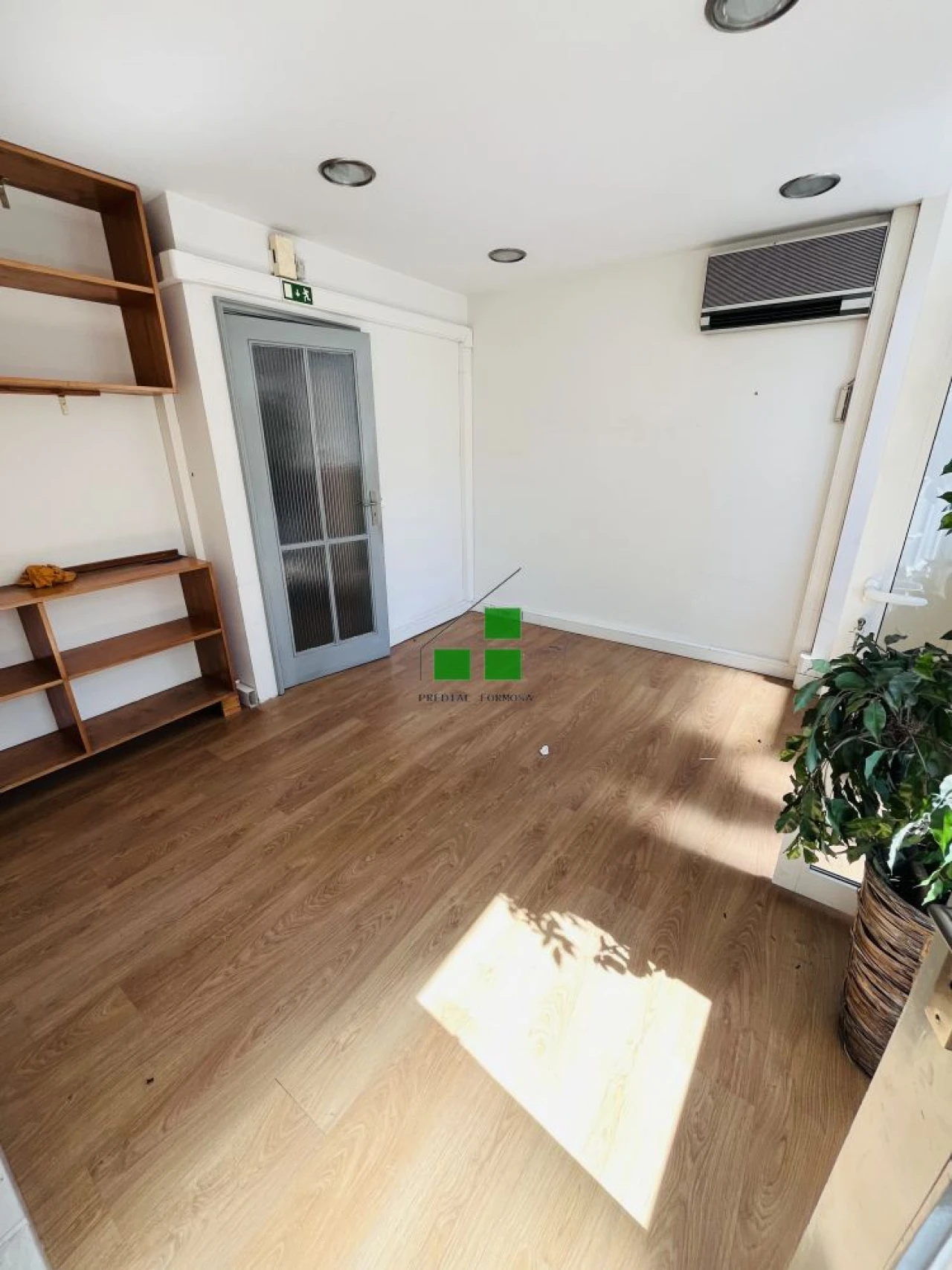 Loja para Arrendamento em Cedofeita, Santo Ildefonso, Sé, Miragaia, São Nicolau e Vitória Foto 6