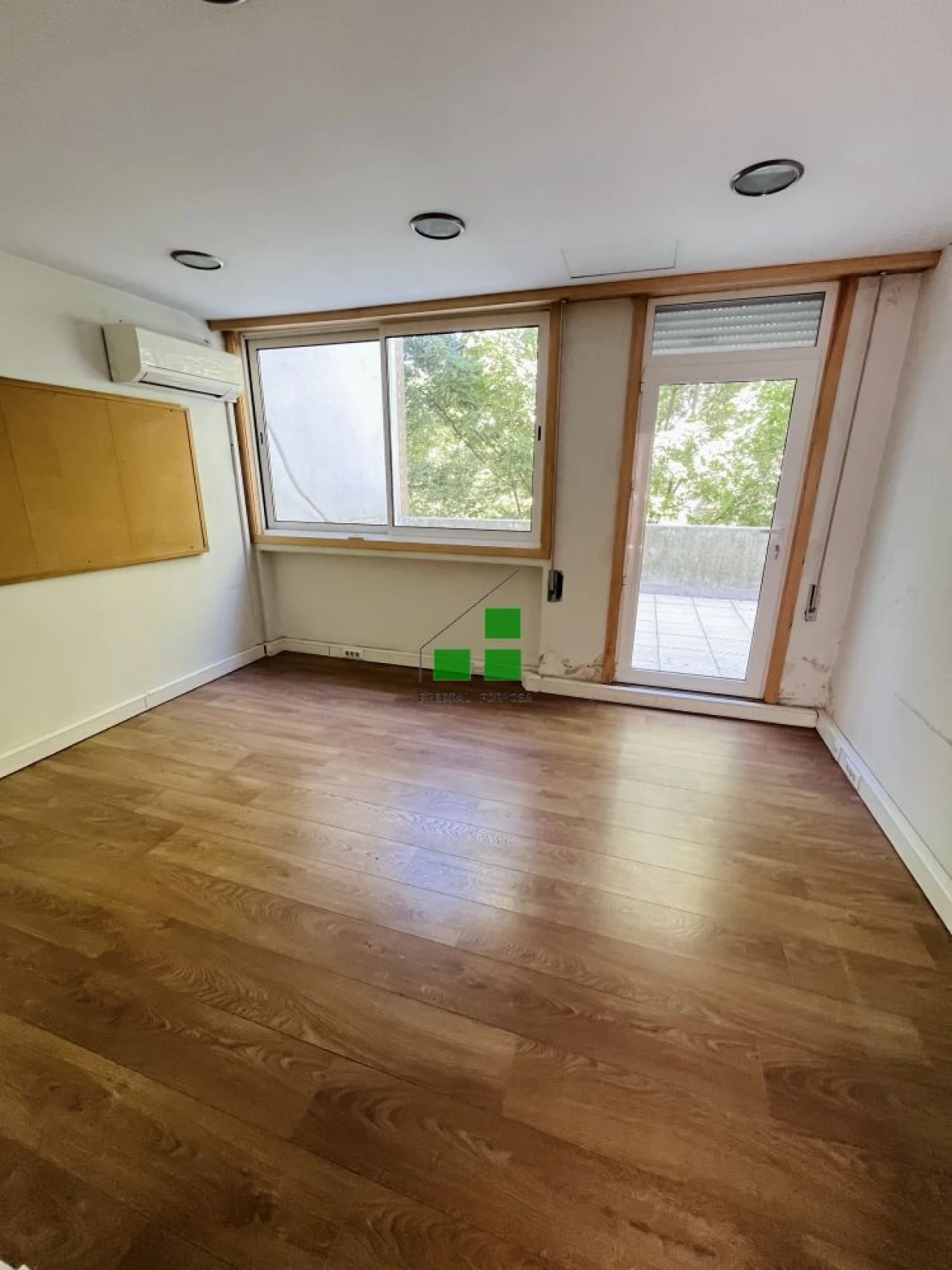 Loja para Arrendamento em Cedofeita, Santo Ildefonso, Sé, Miragaia, São Nicolau e Vitória Foto 9