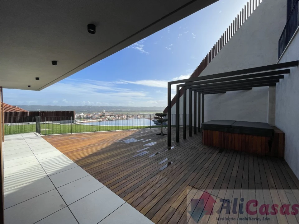 Apartamento T3 para Venda em São Martinho do Porto Foto 2