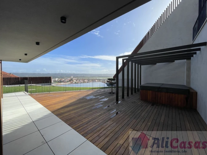 Apartamento T3 para Venda em São Martinho do Porto Foto 2