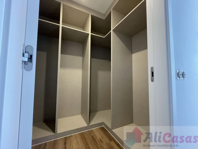 Apartamento T3 para Venda em São Martinho do Porto Foto 34