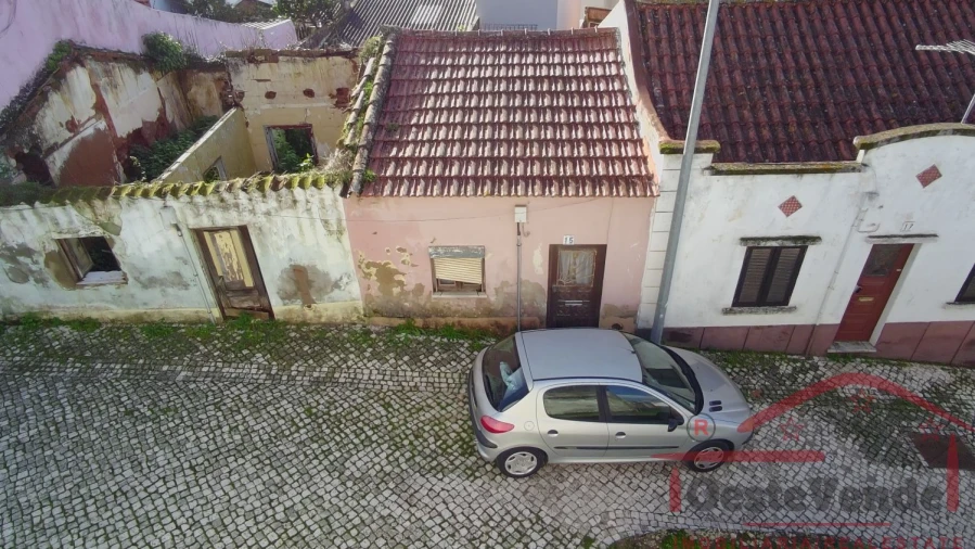 Moradia T2 para Venda em Cadaval e Pêro Moniz Foto 2