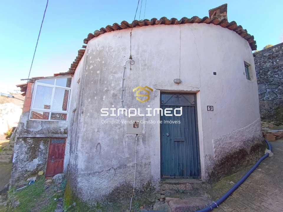 Moradia T1 para Venda em Teixoso e Sarzedo Foto 1