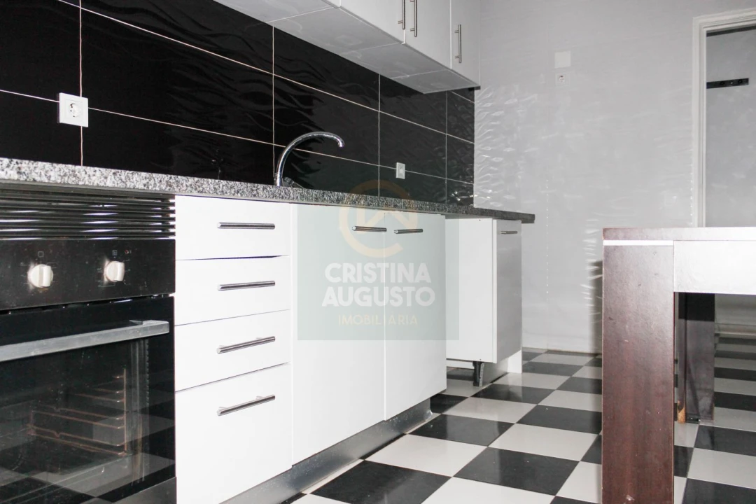 Apartamento T2 para Venda em Castelo Branco Foto 6