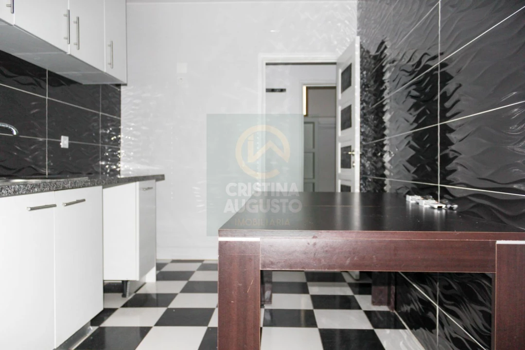 Apartamento T2 para Venda em Castelo Branco Foto 5