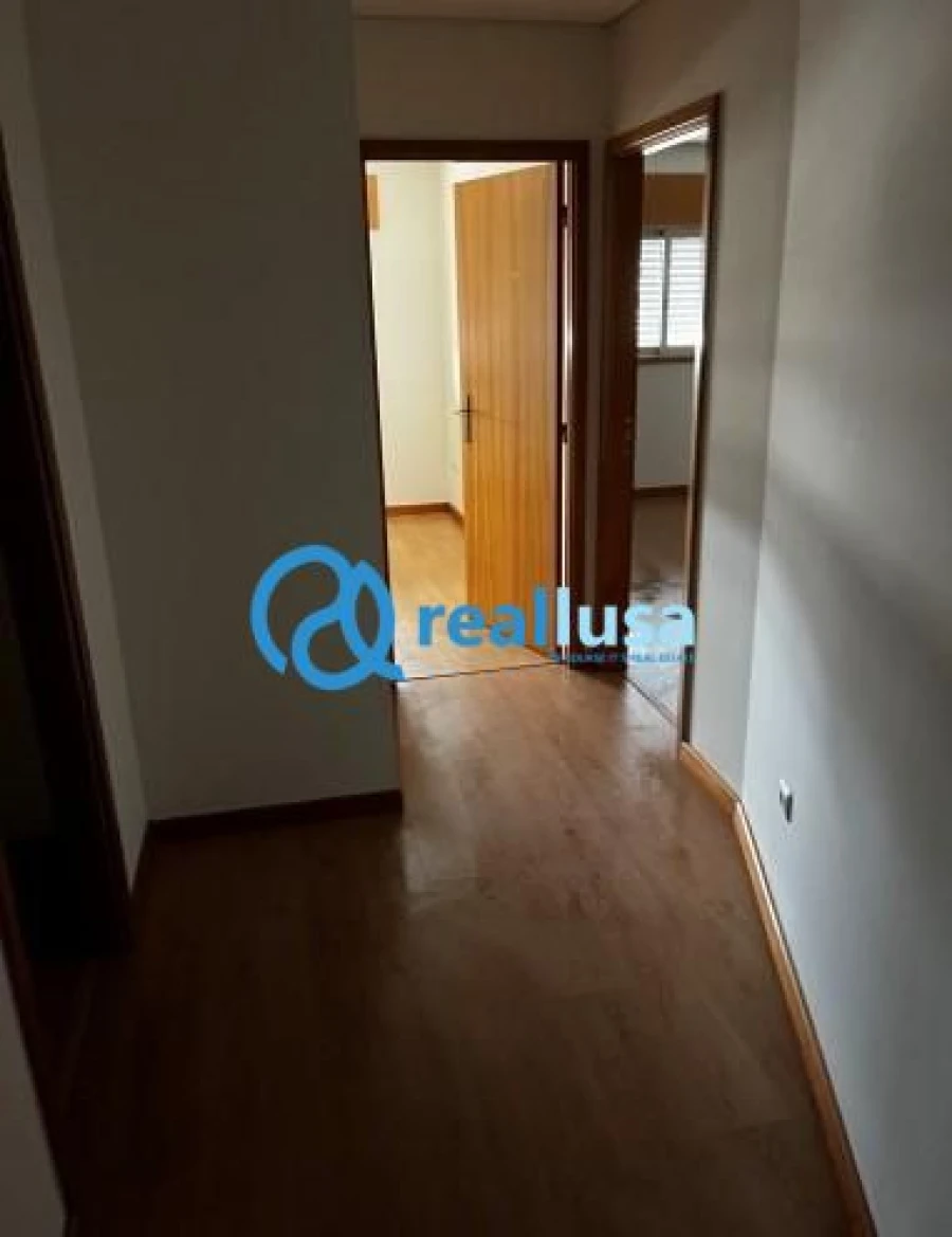 Apartamento T2 para Venda em Bonfim Foto 4