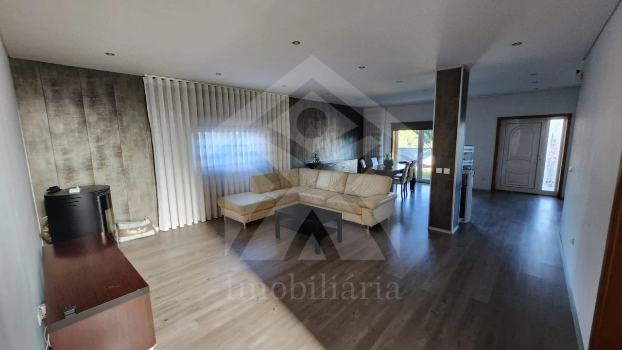 Moradia T5 para Venda em Fradelos Foto 9