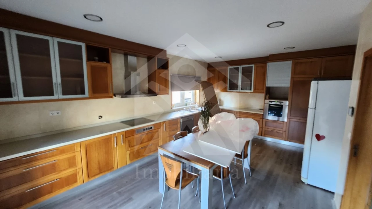 Moradia T5 para Venda em Fradelos Foto 11