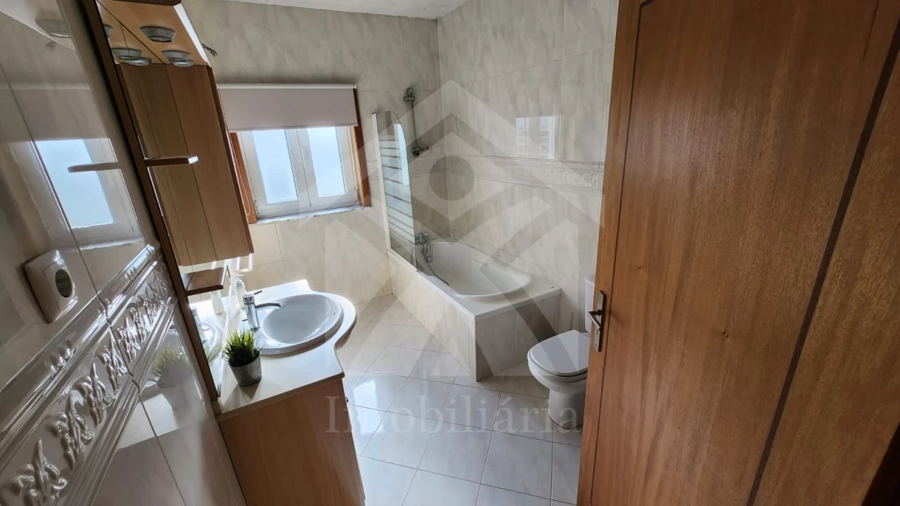 Moradia T5 para Venda em Fradelos Foto 19