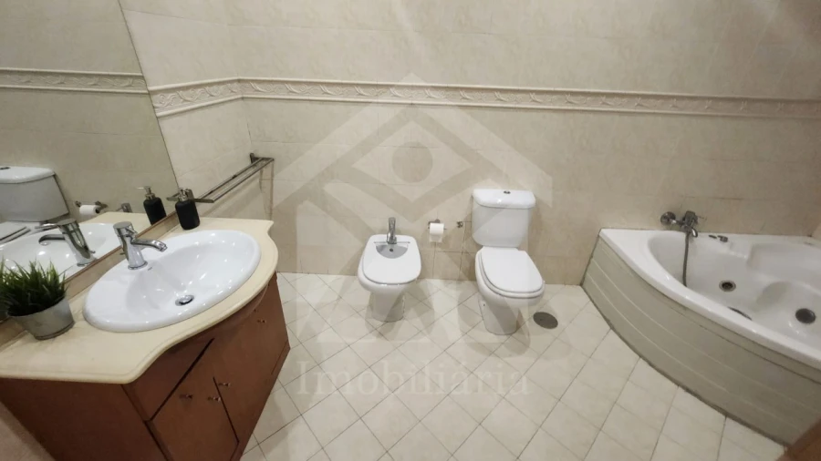 Moradia T5 para Venda em Fradelos Foto 29