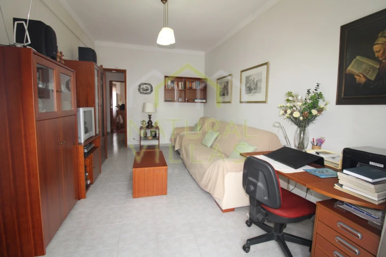 Apartamento T2 para Venda em Laranjeiro e Feijó Foto 1