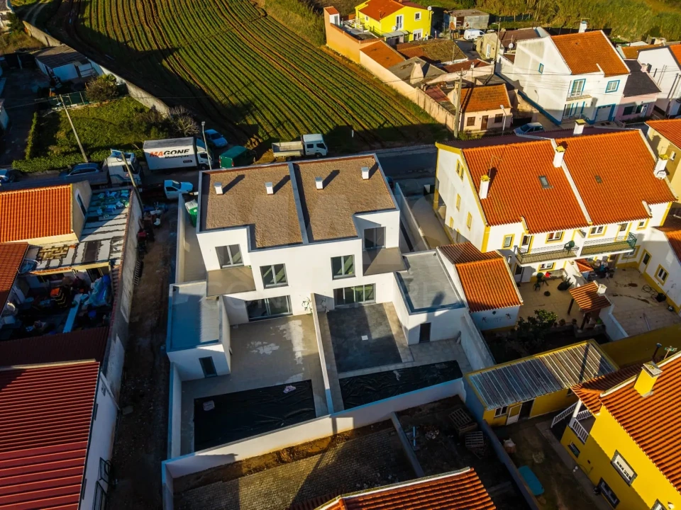 Moradia T4 para Venda em Atouguia da Baleia Foto 3