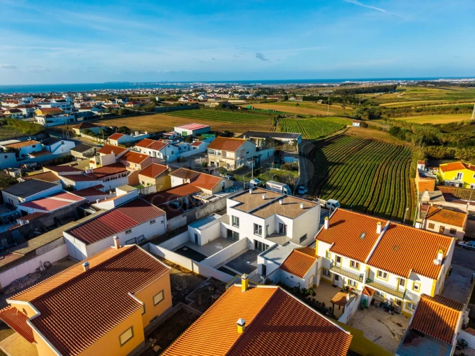 Moradia T4 para Venda em Atouguia da Baleia Foto 2