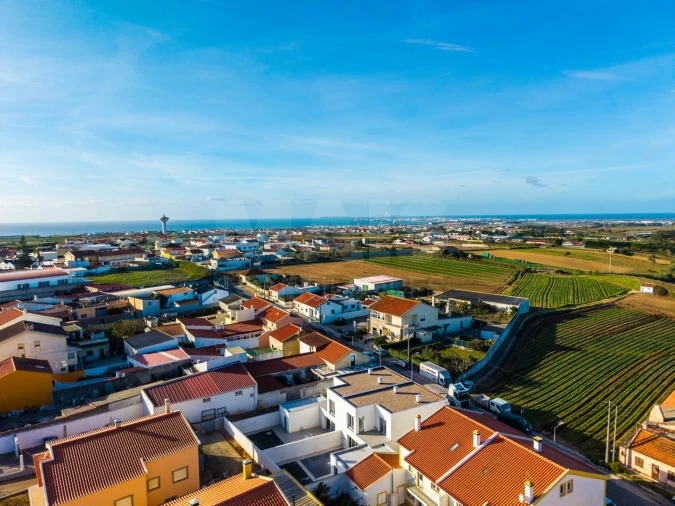 Moradia T4 para Venda em Atouguia da Baleia Foto 5