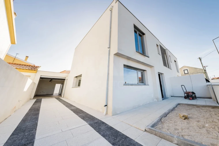 Moradia T4 para Venda em Atouguia da Baleia Foto 1