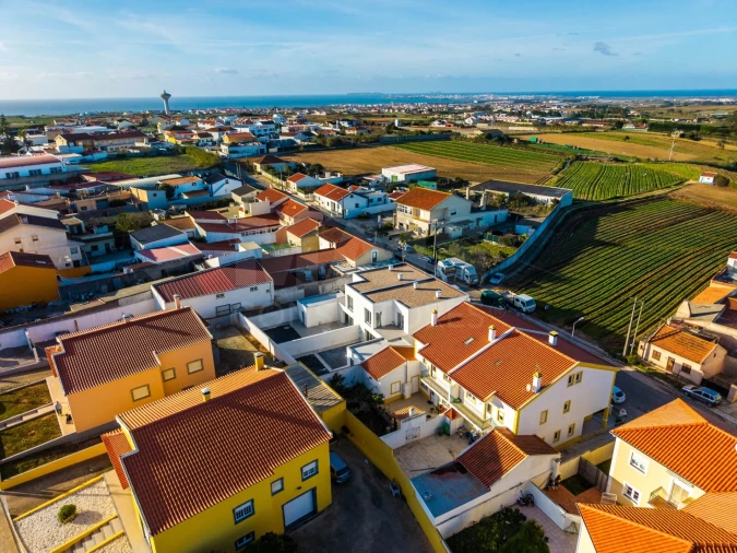 Moradia T4 para Venda em Atouguia da Baleia Foto 4