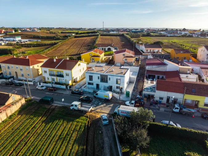 Moradia T4 para Venda em Atouguia da Baleia Foto 2