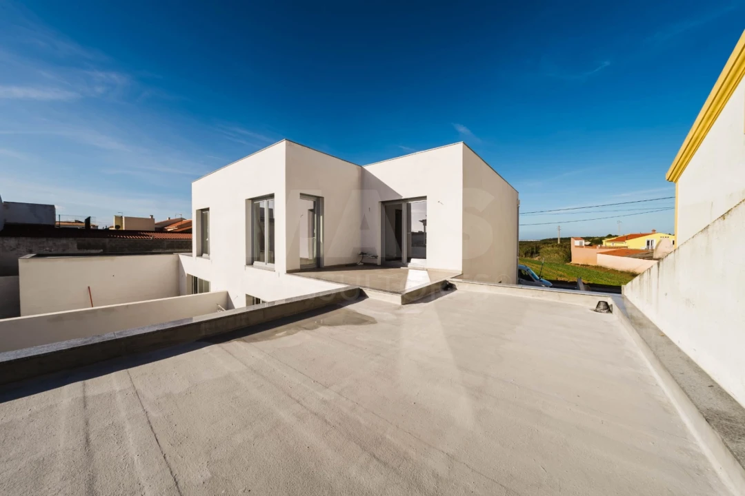 Moradia T4 para Venda em Atouguia da Baleia Foto 7