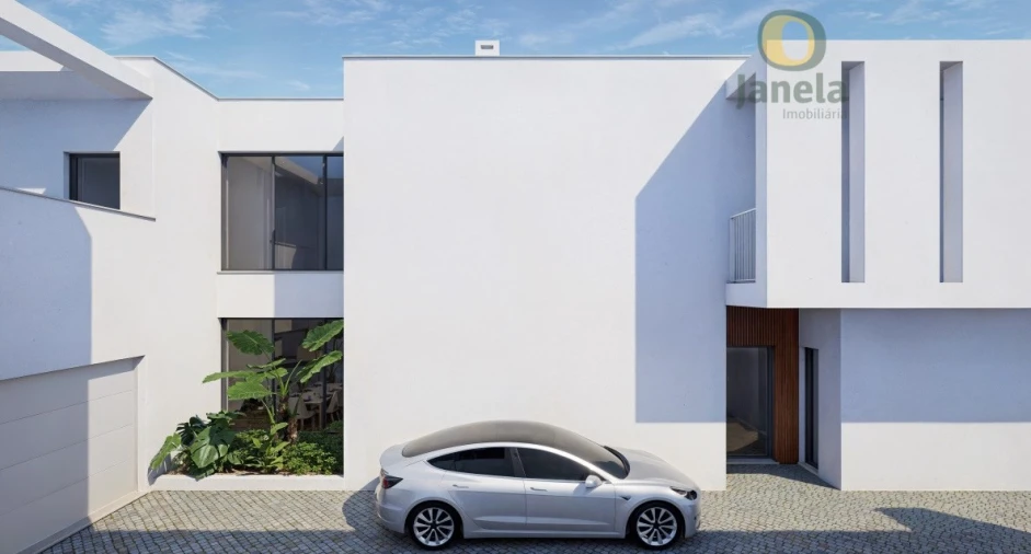 Moradia T4 para Venda em Santa Barbara de Nexe Foto 4