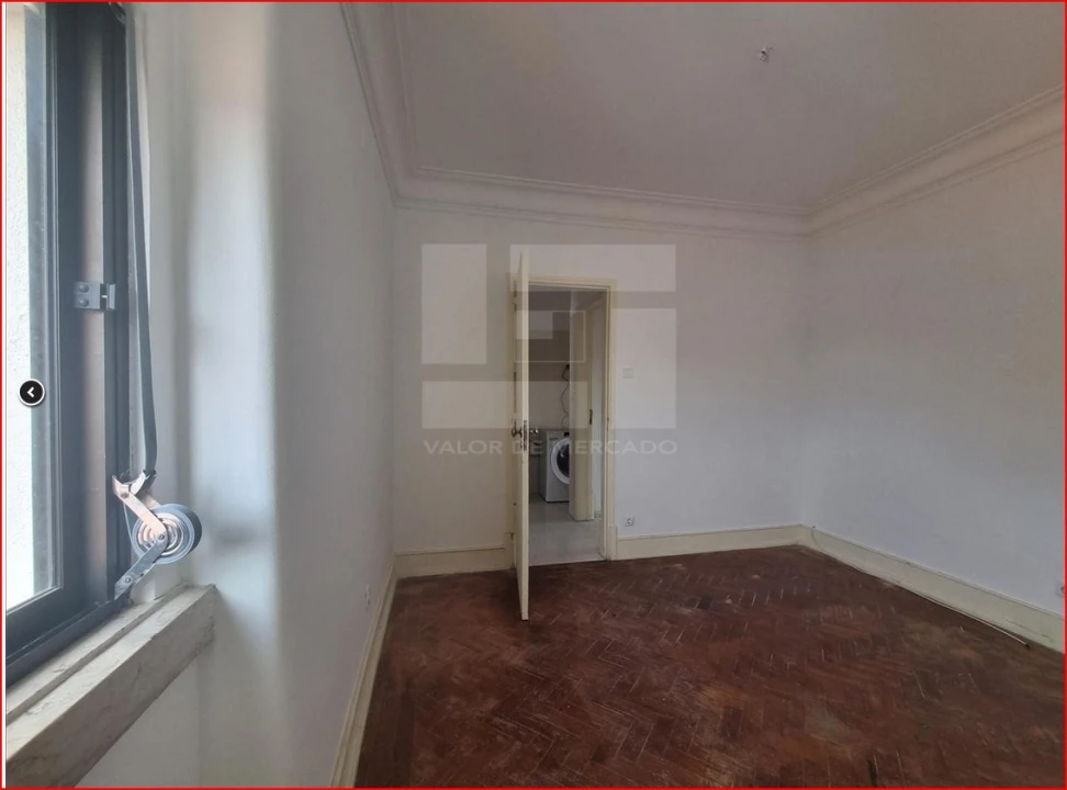 Apartamento T1 para Venda em Beato Foto 2