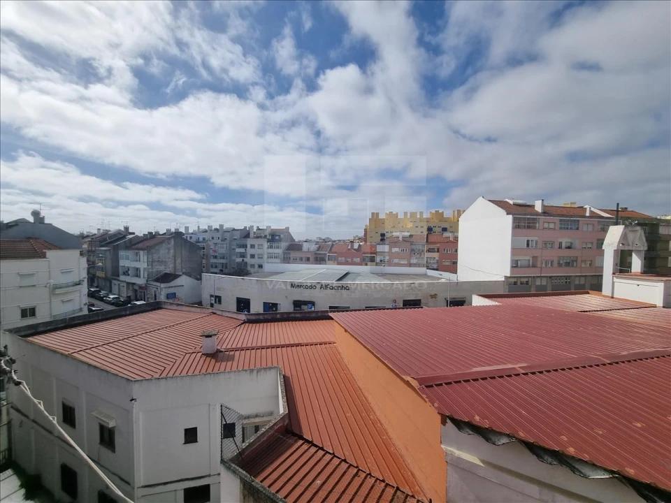 Apartamento T1 para Venda em Beato Foto 5