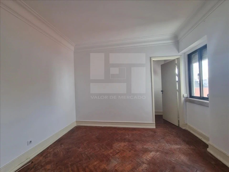 Apartamento T1 para Venda em Beato Foto 8