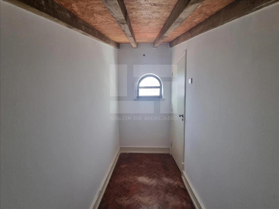 Apartamento T1 para Venda em Beato Foto 9