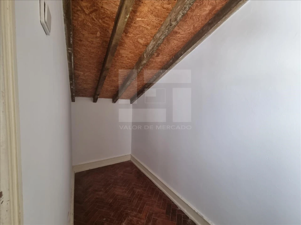 Apartamento T1 para Venda em Beato Foto 14