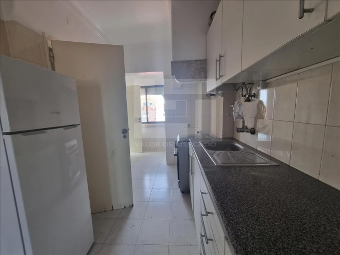 Apartamento T1 para Venda em Beato Foto 17