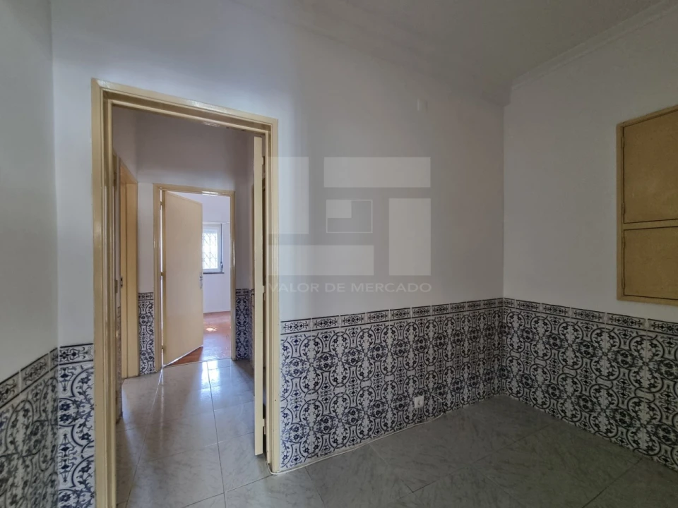Apartamento T2 para Venda em Porto Salvo Foto 9