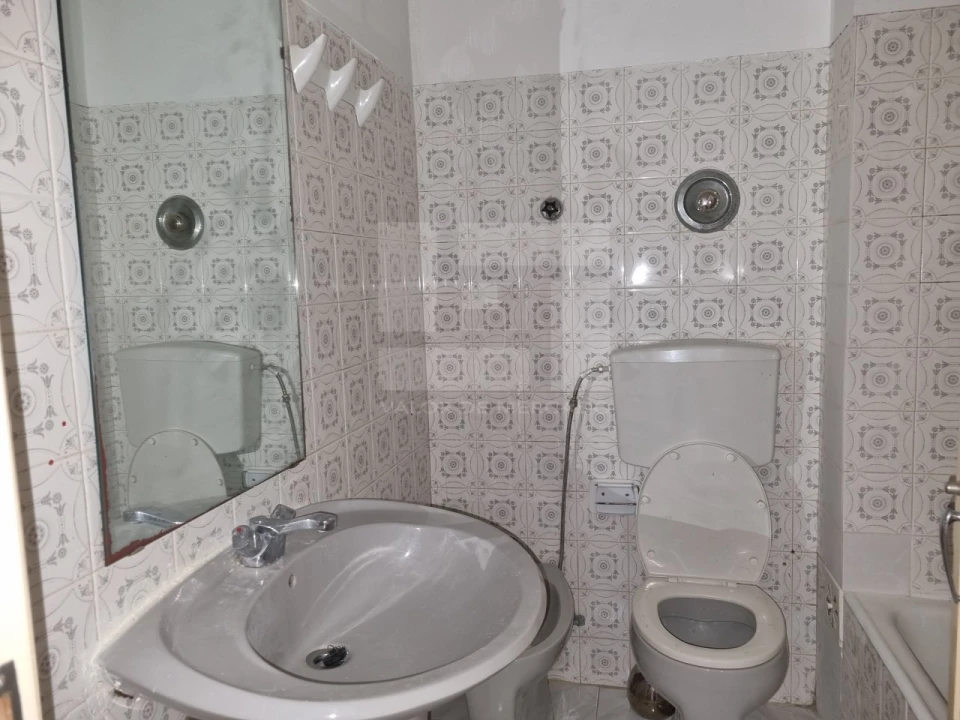 Apartamento T2 para Venda em Porto Salvo Foto 12