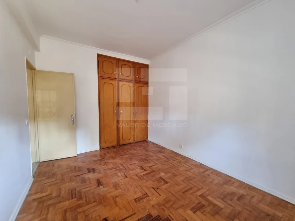 Apartamento T2 para Venda em Porto Salvo Foto 16
