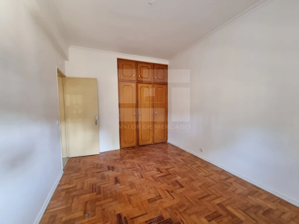 Apartamento T2 para Venda em Porto Salvo Foto 17