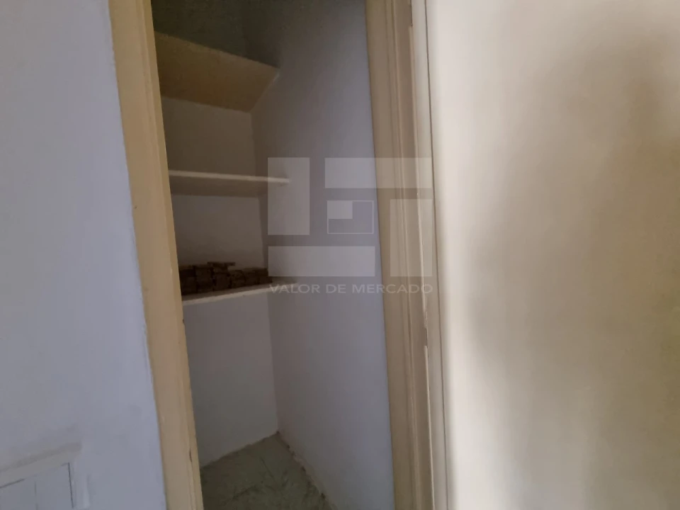 Apartamento T2 para Venda em Porto Salvo Foto 21
