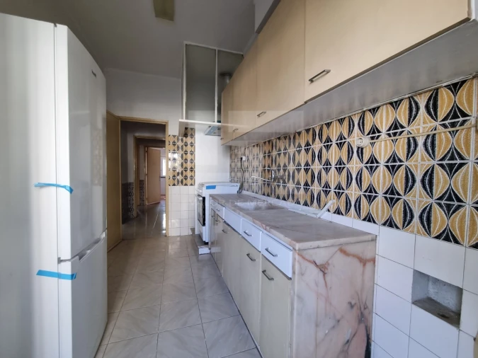 Apartamento T2 para Venda em Porto Salvo Foto 5