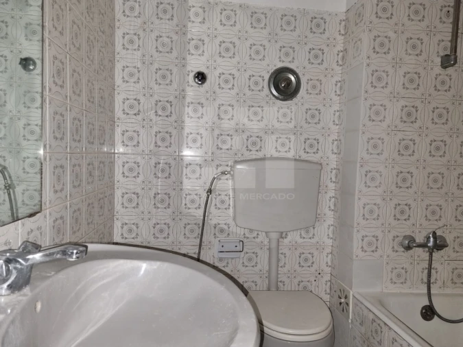 Apartamento T2 para Venda em Porto Salvo Foto 13