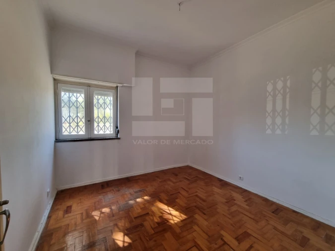 Apartamento T2 para Venda em Porto Salvo Foto 14