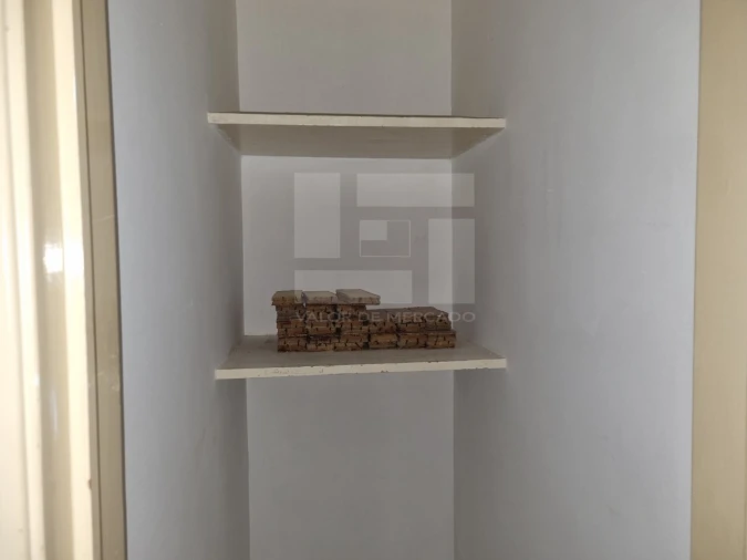 Apartamento T2 para Venda em Porto Salvo Foto 18