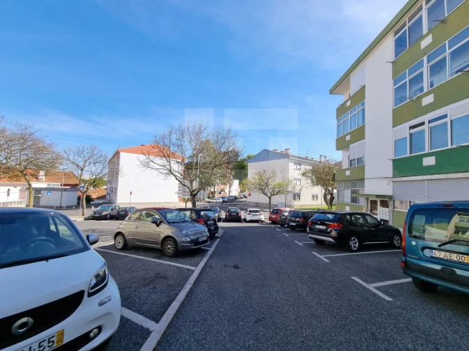 Apartamento T2 para Venda em Porto Salvo Foto 22