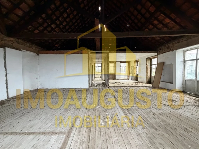 Moradia T4 para Venda em Vale do Massueime Foto 2