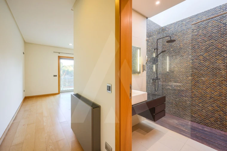 Moradia T4 para Venda em São Bernardo Foto 3