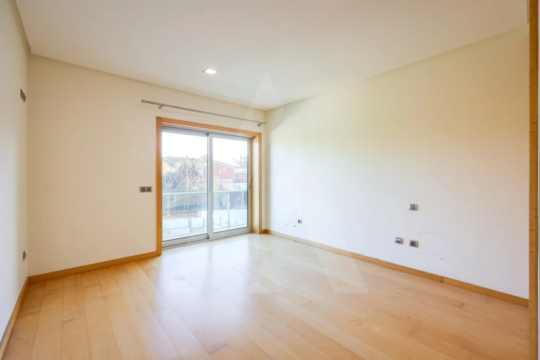 Moradia T4 para Venda em São Bernardo Foto 4