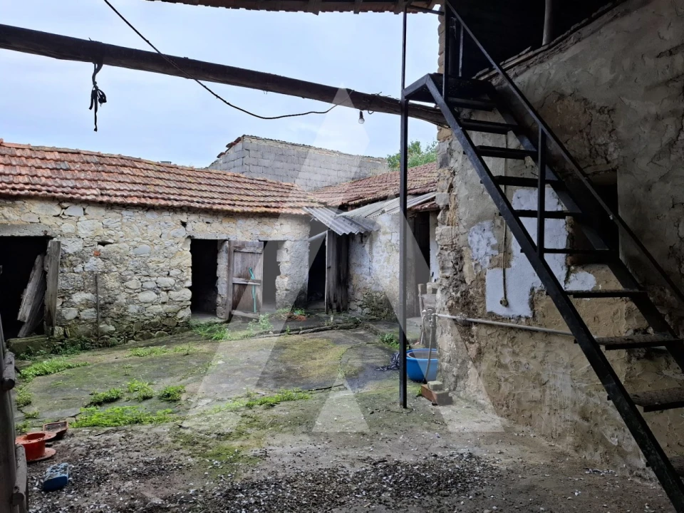 Moradia T2 para Venda em Ourentã Foto 5